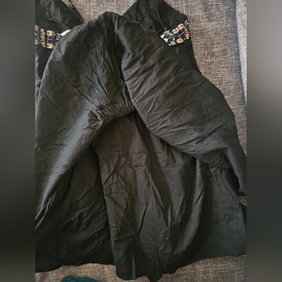 NWT - Abercrombie & Fitch V-Neck Flowy Mini Skort. Medium. 17ptp - Picture 5 of 14